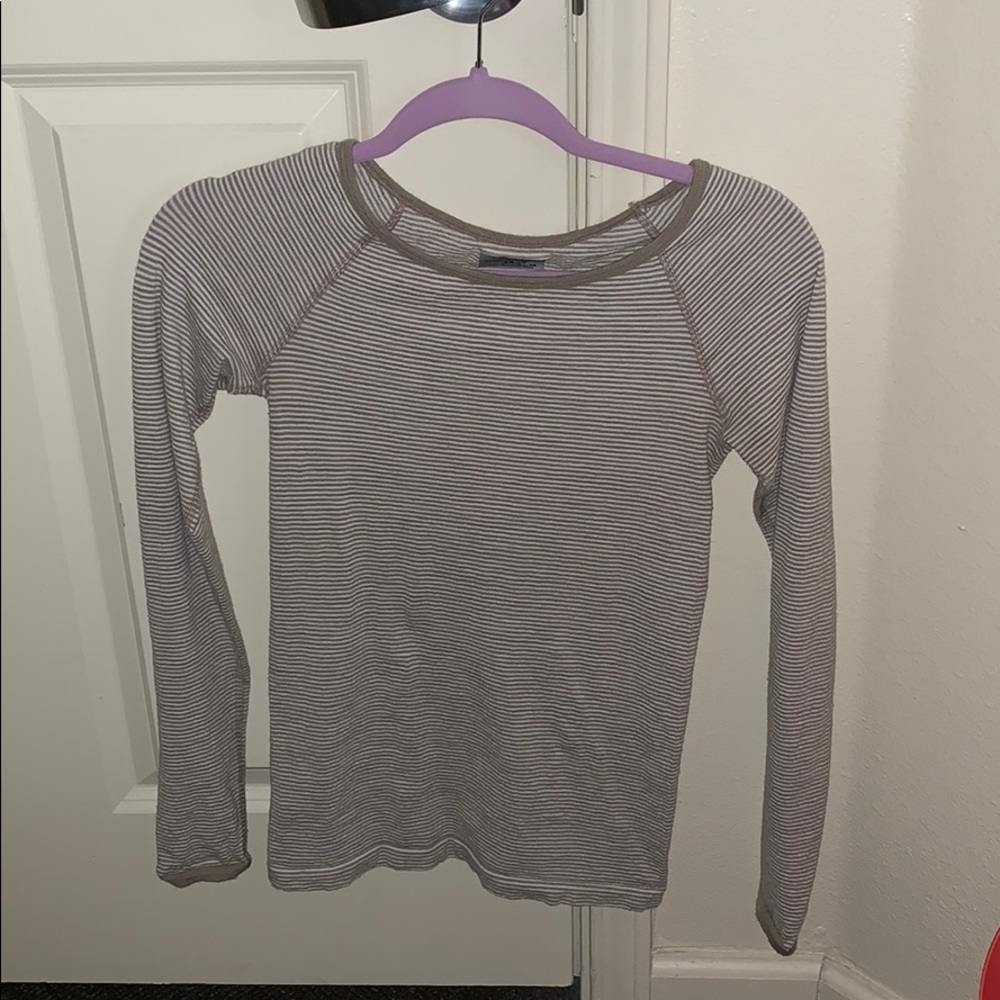 Athletic long sleeve top